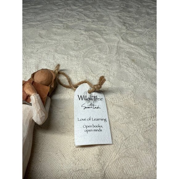 Willow Tree "Love Of Learning" Angel Ornament Figurine Carved Look Susan Lordi - Picture 7 of 16